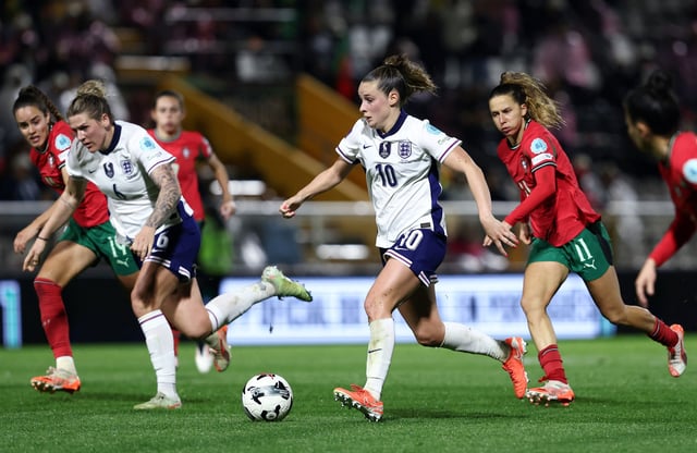 Soccer Football - Women's Nations League - League A - Portugal v England - Portimao Estadio, Portimao, Portugal - February 21, 2025 Portugal's Tatiana Pinto in action with England's Ella Toone REUTERS/Rodrigo Antunes