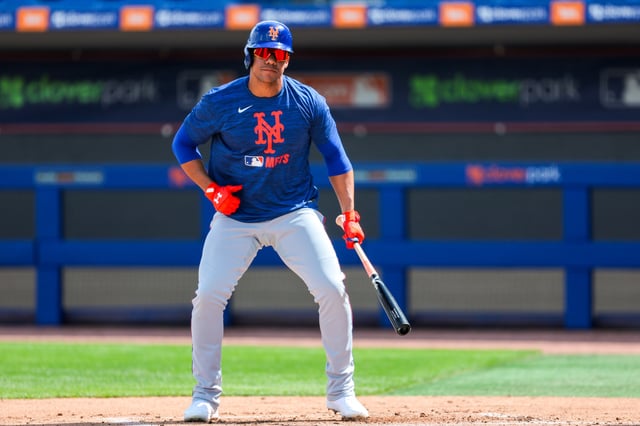 Feb 19, 2025; Port St. Lucie, FL, USA; New York Mets right fielder Juan Soto (22) takes batting practice during a spring training workout at Clover Park. Mandatory Credit: Sam Navarro-Imagn Images/File Photo