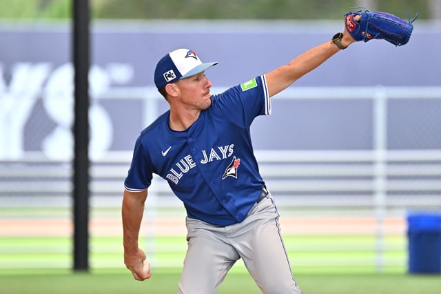 Feb 20, 2025; Dunedin, FL, USA; Toronto Blue Jays pitcher Chris Bassitt (40) warms up during spring training  at Cecil B. Englebert Complex.  Mandatory Credit: Jonathan Dyer-Imagn Images