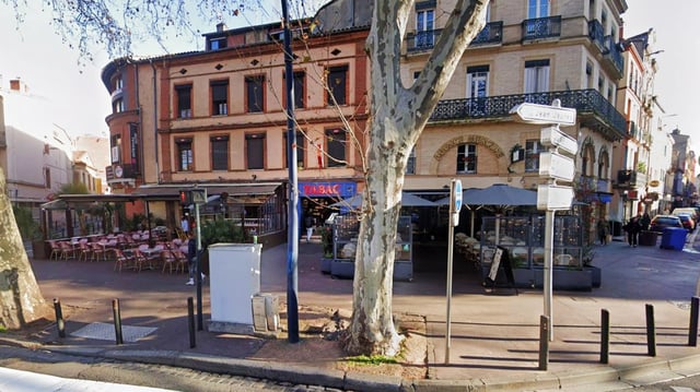 Tabac des Thermes in Toulouse, France, where the thieves bought the jackpot-winning scratchcard