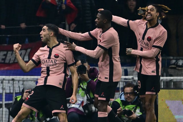 Hakimi, Dembélé et Barcola savourent.