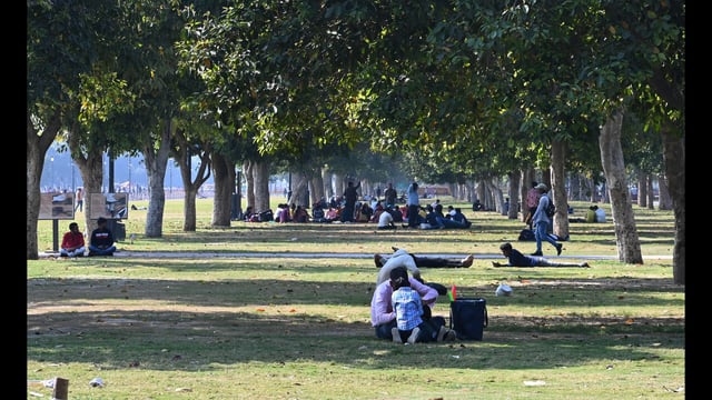 Delhi’s AQI was 169 (moderate) at 9am on Monday. (HT PHOTO)