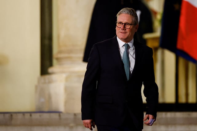 Britain's Prime Minister Keir Starmer leaves after a meeting with European leaders on Ukraine and European security at the Elysee Palace in Paris, France, February 17, 2025. REUTERS/Gonzalo Fuentes/File Photo