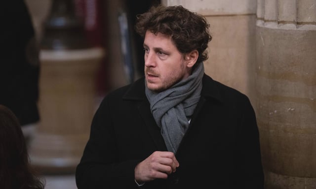 L’enquête ouverte pour harcèlement moral et abus de faiblesse visant Julien Bayou a été classée sans suite ce 20 février.