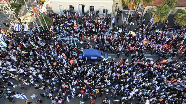 Israël : les images du cortège funèbre de la famille Bibas