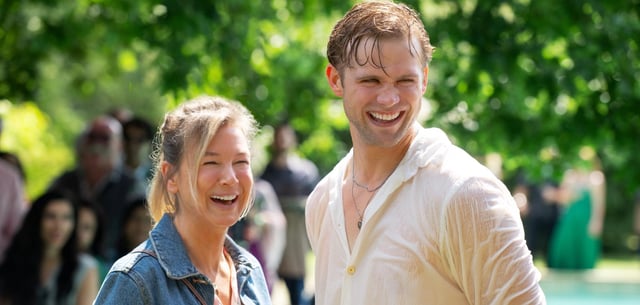 Bridget Jones (Renée Zellweger) und Roxster (Leo Woodall)
