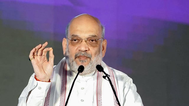 Speaking on the occasion, Shah thanked Sadhguru for the invitation and called Mahashivratri an occasion of ‘self-awakening’.