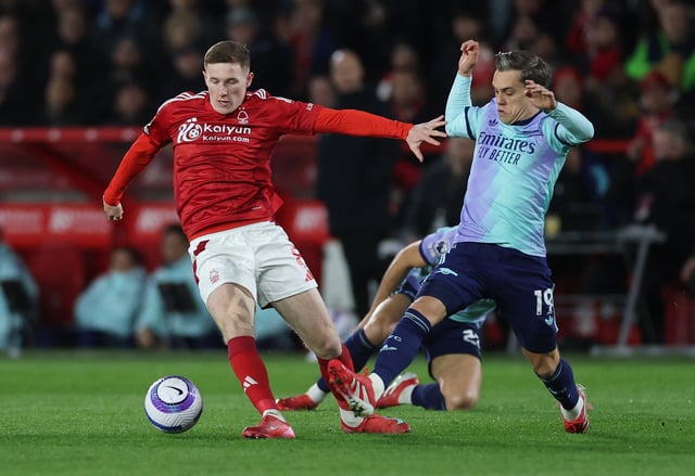 Soccer Football - Premier League - Nottingham Forest v Arsenal - The City Ground, Nottingham, Britain - February 26, 2025 Nottingham Forest's Elliot Anderson in action with Arsenal's Leandro Trossard Action Images via Reuters/Lee Smith