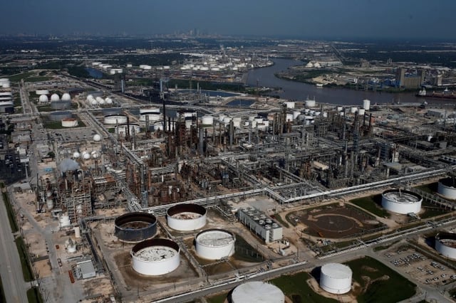 An aerial view of LyondellBasell-Houston Refining is seen in Houston, Texas, U.S. August 31, 2017.  REUTERS/Adrees Latif/File Photo