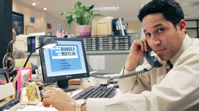 Oscar Nunez as Oscar Martinez