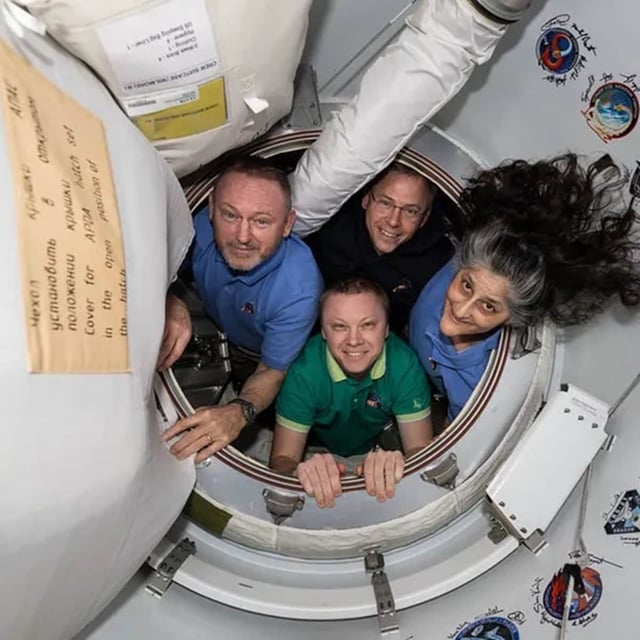 Die vier Besatzungsmitglieder der NASA-Mission SpaceX Crew-9, darunter die NASA-Astronauten Nick Hague, Suni Williams und Butch Wilmore sowie der Roskosmos-Kosmonaut Aleksandr Gorbunov.