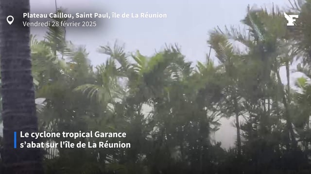 rafales à 230 km/h, rues inondées...les images impressionnantes du cyclone Garance à La Réunion