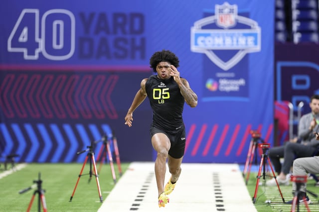 Jihaad Campbell #LB05 of Alabama participates in the 40-yard dash during the NFL Scouting Combine at Lucas Oil Stadium on February 27, 2025 in Indianapolis, Indiana.