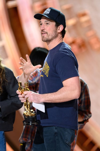Miles Teller won the award for most casual presenter at Saturday's rehearsals.