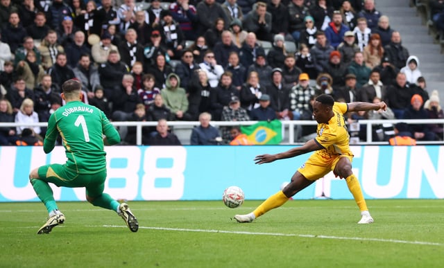 Soccer Football - FA Cup - Fifth Round - Newcastle United v Brighton & Hove Albion - St James' Park, Newcastle, Britain - March 2, 2025  Brighton & Hove Albion's Danny Welbeck scores their second goal Action Images via Reuters/Craig Brough