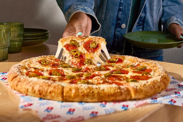 Domino&#39;s is jumping into the stuffed-crust pizza ring.