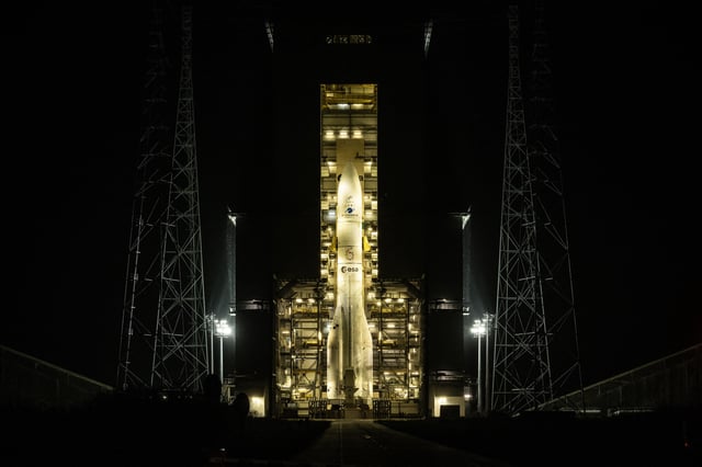 La fusée Ariane 6 de l’Agence spatiale européenne (ESA) est vue avant son premier lancement au Centre spatial guyanais de Kourou, en Guyane française, le 3 mars 2025.