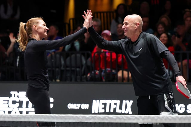 Steffi Graf und ihr Mann Andre Agassi bei einem Pickleball-Turnier im Februar. Pickleball ist die neue Trendsportart und eine Mischung aus Badminton, Tennis und Tischtennis