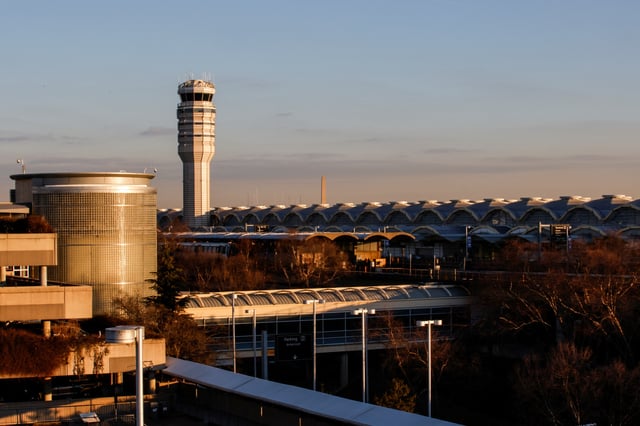 A general view of Ronald Reagan Washington National Airport in Arlington, Virginia, U.S., January 30, 2025. REUTERS/Eduardo Munoz/File Photo