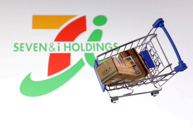 Seven & i Holdings logo is seen in this illustration taken, February 11, 2025. REUTERS/Dado Ruvic/Illustration/File Photo/File Photo