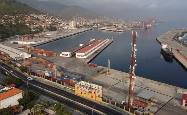 A drone view of the Bolivariana de Puertos La Guaira port in La Guaira, Venezuela April 17, 2024. REUTERS/Leonardo Fernandez Viloria/File Photo