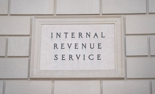 Quelque 7.000 fonctionnaires en période d’essai du fisc américain, l’IRS, ont déjà commencé à être renvoyés.