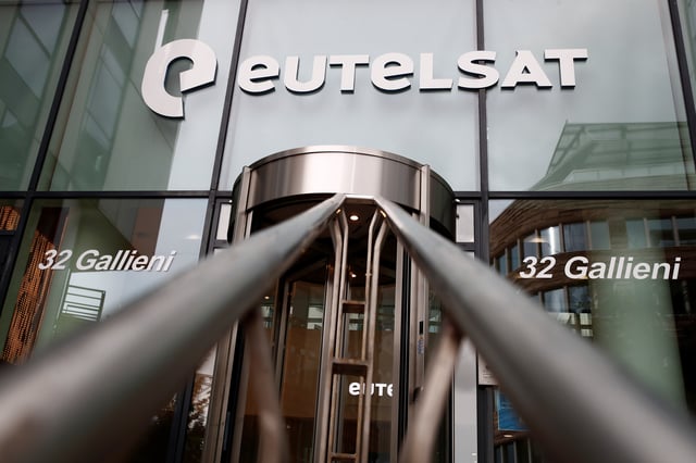 The logo of the European satellite operator Eutelsat is seen at the company's headquarters in Issy-les-Moulineaux near Paris, France, October 11, 2021. REUTERS/Gonzalo Fuentes/File Photo