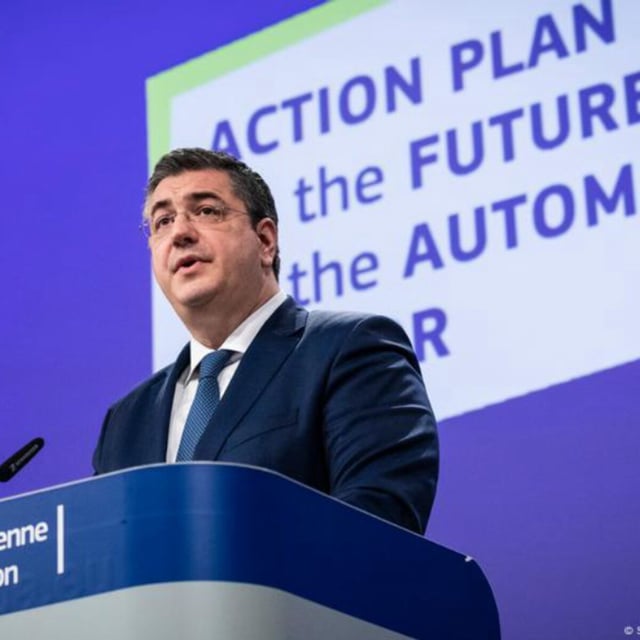 EU-Kommissar Apostolos Tzitzikostas stellt am Mittwoch den EU-Aktionsplan für die Automobilindustrie vor.