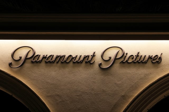 The logo of Paramount Pictures studios is pictured after the Writers Guild of America (WGA) said it reached a preliminary labor agreement with major studios in Los Angeles, California, U.S., September 24, 2023.  REUTERS/David Swanson/File Photo