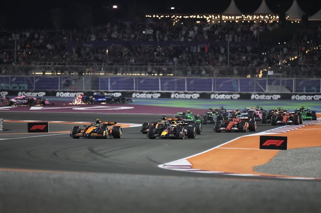 The race start as Esteban Ocon of France and Alpine F1 and Franco Colapinto of Argentina and Williams crash during the F1 Grand Prix of Qatar at Lusail International Circuit on December 1, 2024 in Lusail City, Qatar.