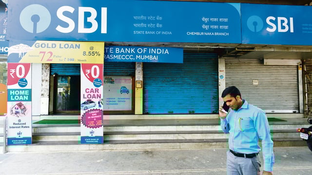 The admit cards for the SBI PO Prelims 2025 Exam were released for the candidates on February 28, 2025.