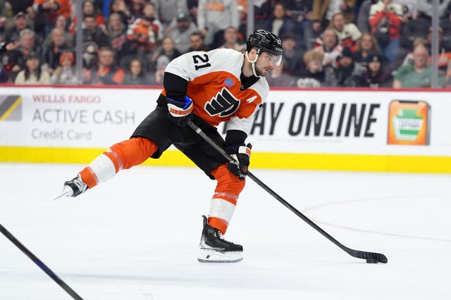 Feb 22, 2025; Philadelphia, Pennsylvania, USA; Philadelphia Flyers center Scott Laughton (21) controls the puck on a breakaway against the Edmonton Oilers in the third period at Wells Fargo Center. Mandatory Credit: Kyle Ross-Imagn Images/File Photo