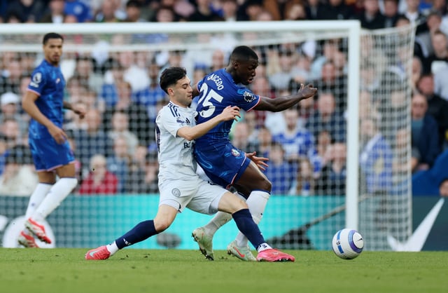 Soccer Football - Premier League - Chelsea v Leicester City - Stamford Bridge, London, Britain - March 9, 2025 Chelsea's Moises Caicedo in action with Leicester City's Facundo Buonanotte REUTERS/Isabel Infantes E