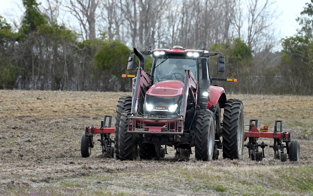 A Columbus County farmer prepares for the spring planting season. (Photo by Les High for Border Belt Independent)