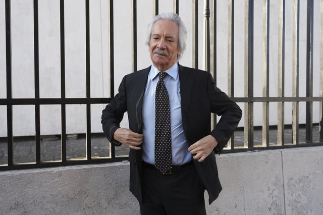 FILE - Guatemalan journalist Jose Ruben Zamora, founder of El Periódico newspaper, arrives for his court hearing to decide if he will be sent back to prison concerning a money laundering case in Guatemala City, Jan. 13, 2025. (AP Photo/Moises Castillo, File)