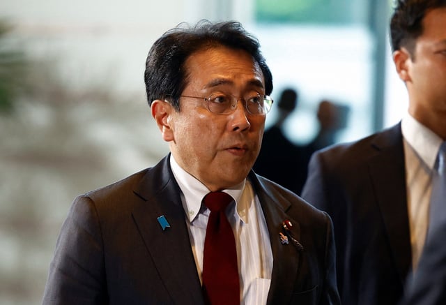 Japan's minister of economic revitalisation Ryosei Akazawa arrives at Prime Minister Shigeru Ishiba's official residence in Tokyo, Japan October 1, 2024. REUTERS/Issei Kato/File Photo