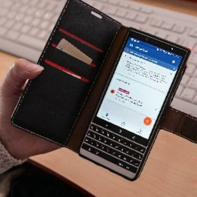 Es gibt zwei Wege, eine Warnung auf dem Handy zu erhalten: Über Cell Broadcast und über eine Warnapp wie Nina oder Katwarn. 
