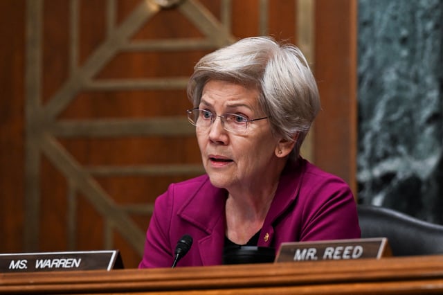 Ranking Member, U.S. Senator Elizabeth Warren (D-MA) speaks during a Senate Banking, Housing and Urban Affairs Committee confirmation hearing on President Trump's nominees to lead the National Economic Council, Consumer Financial Protection Bureau and Federal Housing Finance Agency, on Capitol Hill in Washington, D.C., U.S., February 27, 2025. REUTERS/Annabelle Gordon