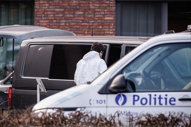 Parmi les dix suspects arrêtés se trouvait un mineur qui a été déféré devant un tribunal de la jeunesse.