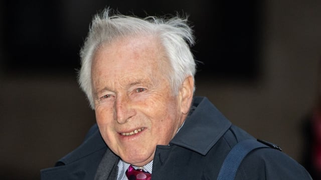 Jonathan Dimbleby, the former BBC current affairs presenter, said the decision to pull the award for journalists in Gaza was “craven”
