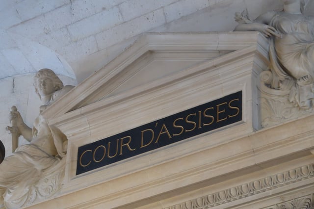 Les cinq autres accusés de cette affaire ont été acquittés par manque de preuves.