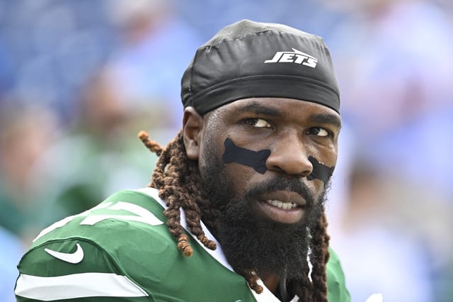 CJ Mosley is no longer a member of the Jets as of Wednesday evening.