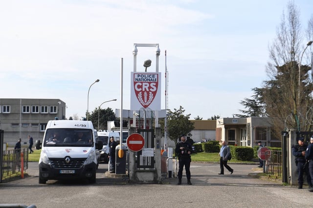Le CRS à l'origine du coup est membre d'une compagnie de la CRS 83, venue de Lyon.