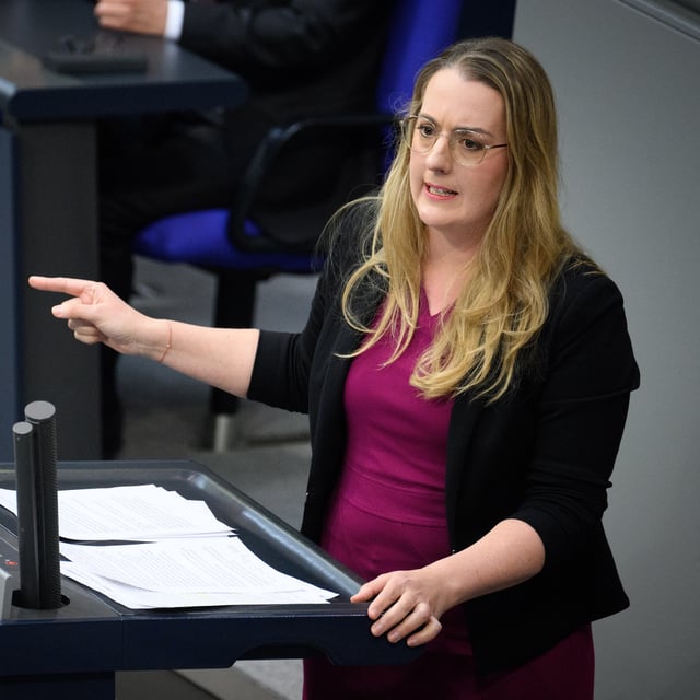 Grünen-Fraktionschefin Katharina Dröge stellt sich in ihrer Bundestagsrede vehement gegen die Schulden-Pläne von CDU-Chef Friedrich Merz.
