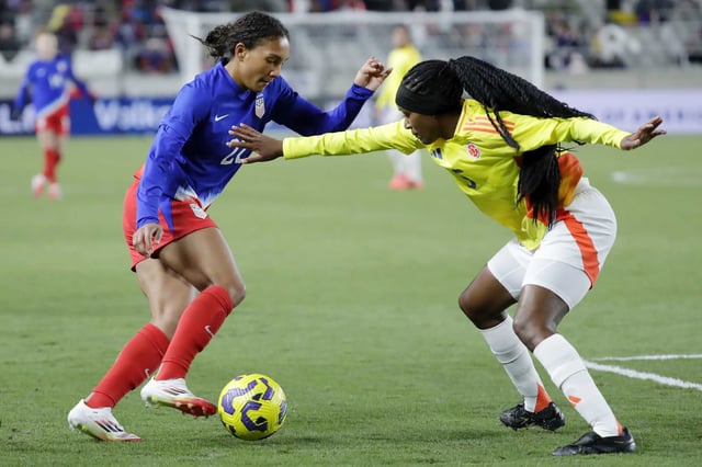 United States forward Yazmeen Ryan, competing against Colombia&#39;s Yirleidis Minota in the SheBelieves Cup, is one of the Dash&#39;s key additions.