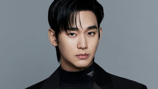 Kim Soo Hyun's company revised its official stand regarding his relationship with Kim Sae Ron as more proof continues to be released. 