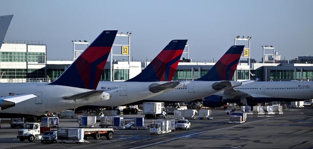 Flugzeuge am New Yorker Flughafen JFK
