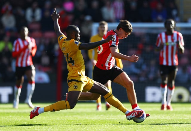 Soccer Football - Premier League - Southampton v Wolverhampton Wanderers - St Mary's Stadium, Southampton, Britain - March 15, 2025 Southampton's Tyler Dibling in action Wolverhampton Wanderers' Toti Gomes Action Images via Reuters/Matthew Childs