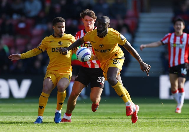 Soccer Football - Premier League - Southampton v Wolverhampton Wanderers - St Mary's Stadium, Southampton, Britain - March 15, 2025 Southampton's Tyler Dibling in action Wolverhampton Wanderers' Rayan Ait-Nouri and Toti Gomes Action Images via Reuters/Matthew Childs