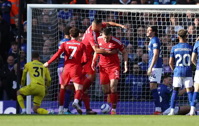 Soccer Football - Premier League - Ipswich Town v Nottingham Forest - Portman Road, Ipswich, Britain - March 15, 2025 Nottingham Forest's Nikola Milenkovic celebrates scoring their first goal with Murillo and Neco Williams REUTERS/Chris Radburn